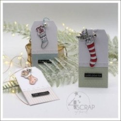 Trois étiquettes cadeaux avec chaussette remplie de cadeaux et des mot doux Trois étiquettes cadeaux avec chaussette remplie de cadeaux et des mot doux