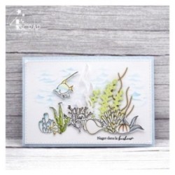 Carte scrapbooking avec un fond à l'encre représentant des vagues avec des algues, poissons et coquillages